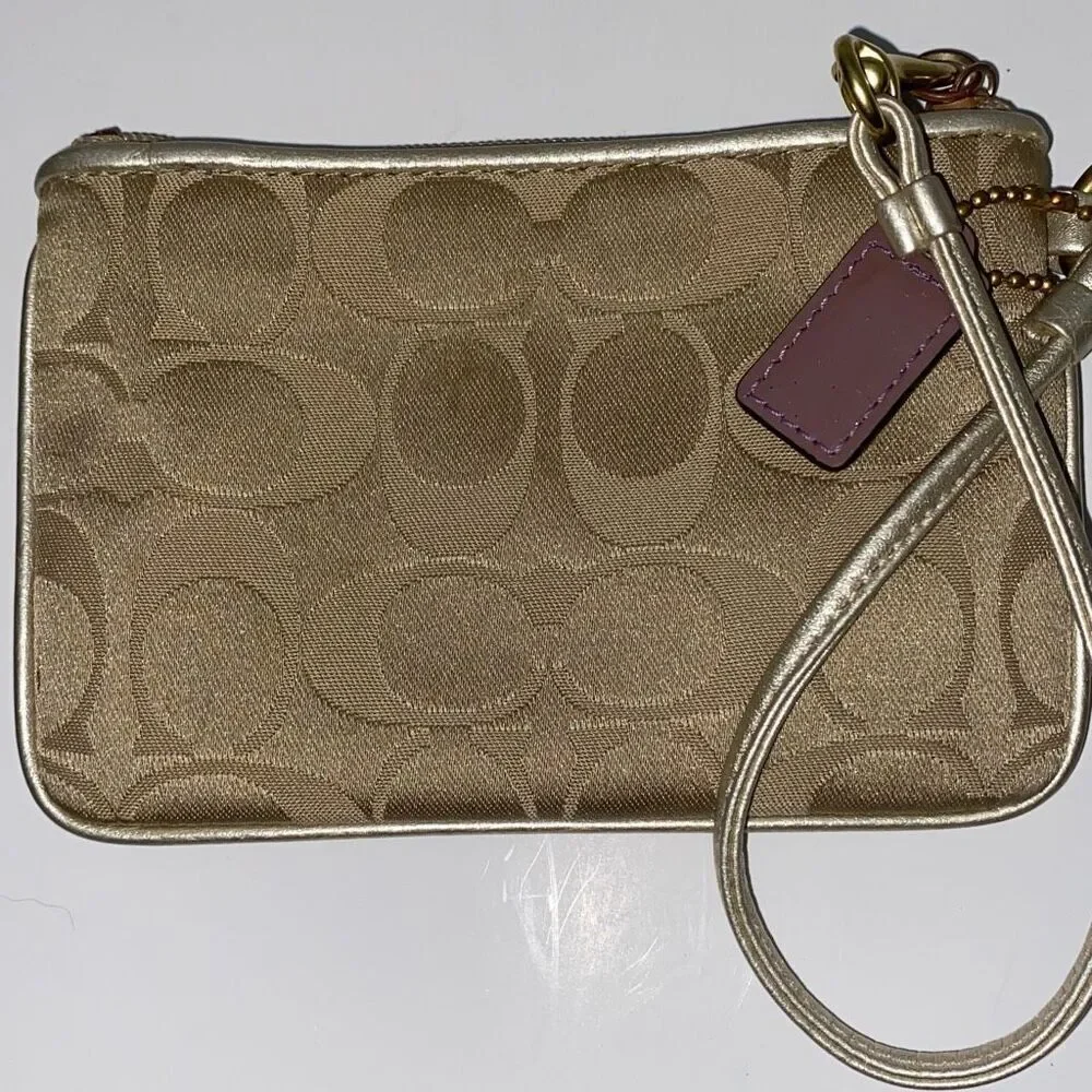 Coach Poppy Women's Tan Signature Logo Wristlet Handbag‎ One Size